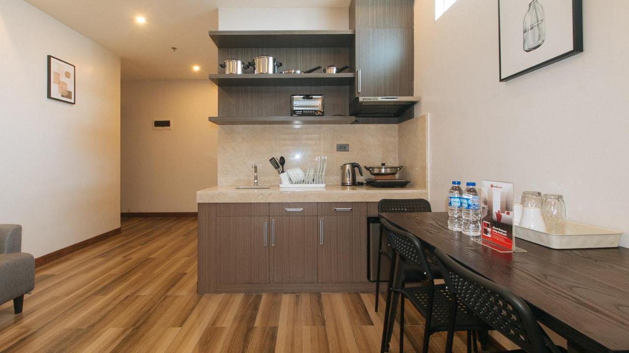 Reddoorz Plus @ Bez Tower And Residences San Juan San Juan  Екстериор снимка