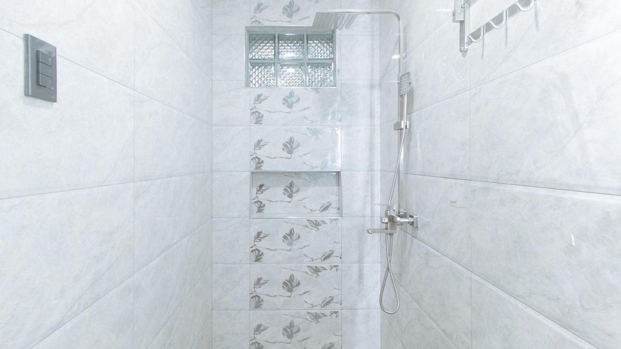 Reddoorz Plus @ Bez Tower And Residences San Juan San Juan  Екстериор снимка