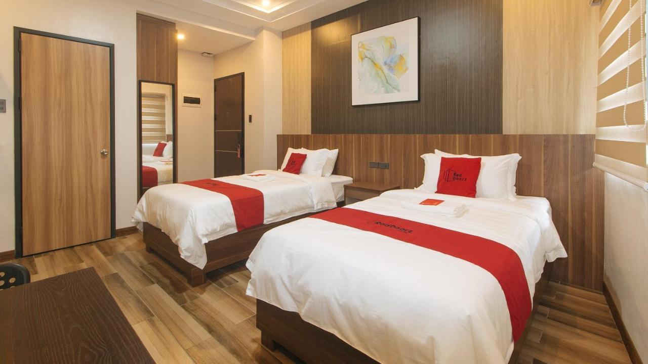 Reddoorz Plus @ Bez Tower And Residences San Juan San Juan  Екстериор снимка