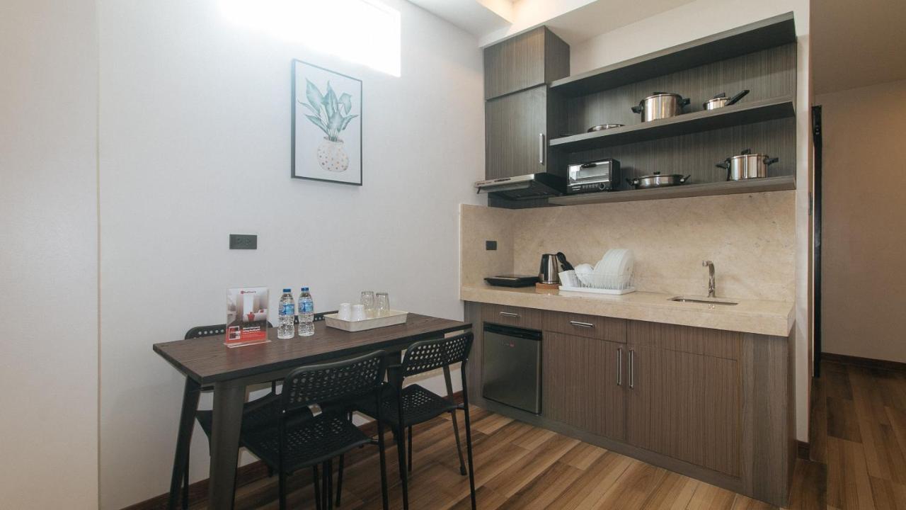 Reddoorz Plus @ Bez Tower And Residences San Juan San Juan  Екстериор снимка