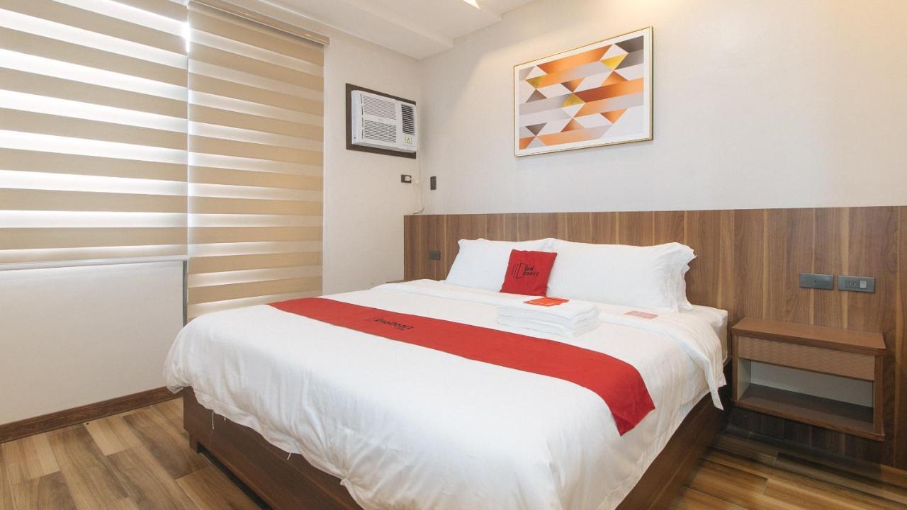 Reddoorz Plus @ Bez Tower And Residences San Juan San Juan  Екстериор снимка